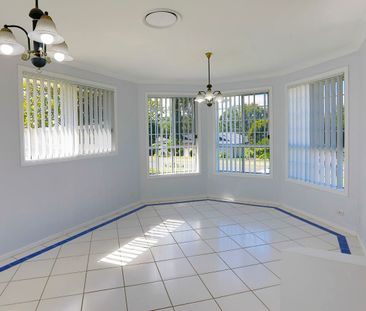 Perfect home for families - beautiful views, outdoor escapes and re... - Photo 2