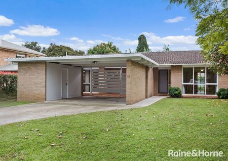 Neat & Spacious Family Home - Walk to Shoalhaven River - Photo 4