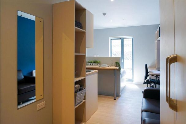 Studio to rent - Photo 1