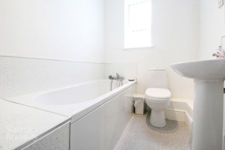 2 bedroom semi-detached house to rent - Photo 4