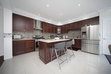 For Lease - 43 Swanton Road, Brampton, Ontario - Photo 5