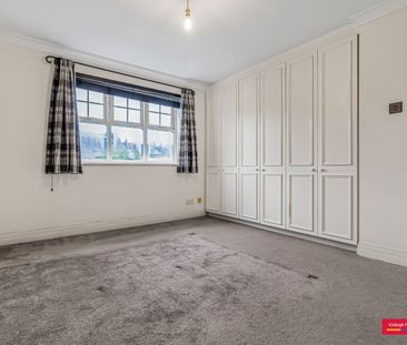 Woodside Lane, London, N12 - Photo 3