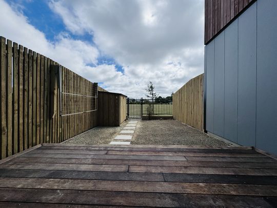 5A Malaga Crescent, Harewood - Photo 1