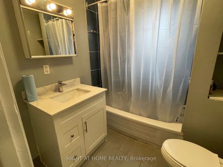 For Lease - 31 Hallam Street Unit# 2nd Floor, Toronto, Ontario - Photo 4