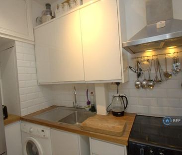 Studio to rent - Photo 6