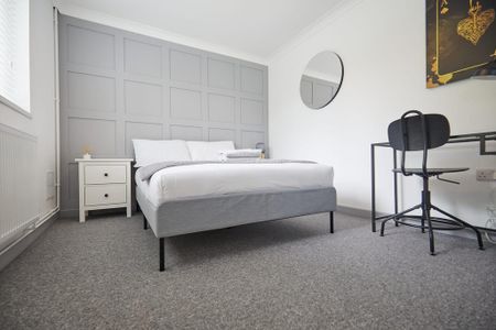 5 bedroom terraced house to rent - Photo 5