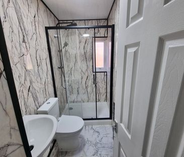 5 Bed Terraced House, Durham Road, E16 - Photo 6