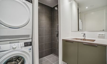 Lys og stor 2-værelses lejlighed med overdækket altan og stor stue - Photo 2