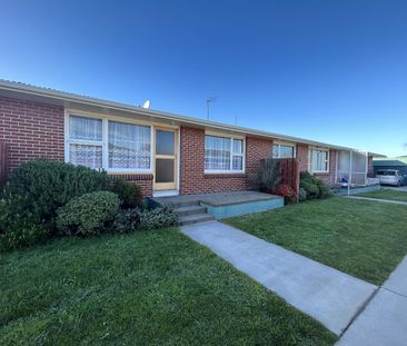 Two Bedroom Unit with Private Garden and Garage! - Photo 5