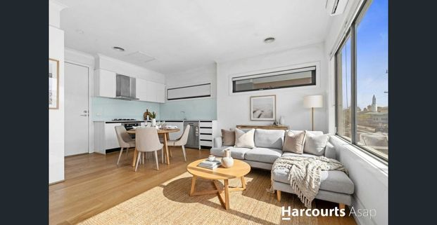 Thriving Townhouse in Noble Park - Photo 1