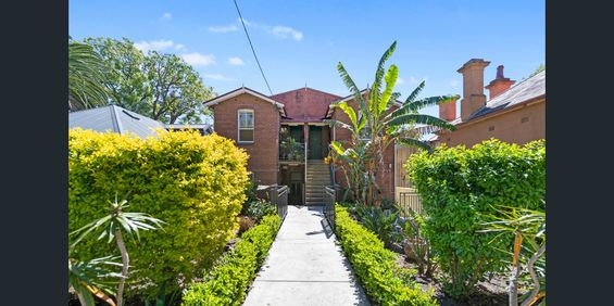 QUIET LOCAL NEAR FORESHORE - Photo 3