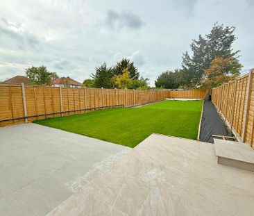4 bedroom semi-detached house to rent - Photo 3