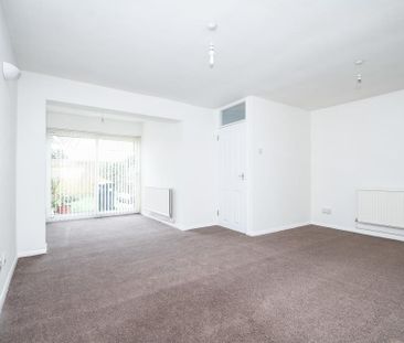 3 bedroom end of terrace house to rent - Photo 2