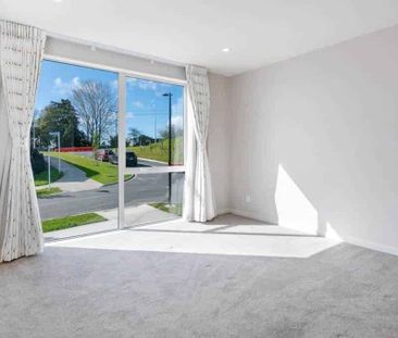 Park & Ride a short walk away - Photo 5