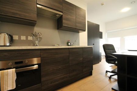 Studio to rent - Photo 3