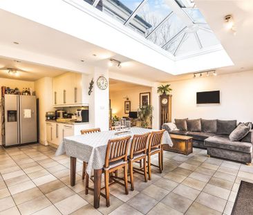 4 bedroom detached house to rent - Photo 3