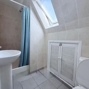 Old Oak Common Lane, London, W3 7DN - Photo 3