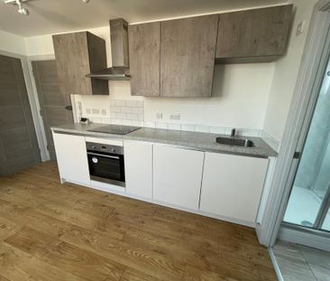 Studio to rent - Photo 2