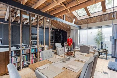 Holland Park Mews, Holland Park, London, W11 - Photo 4