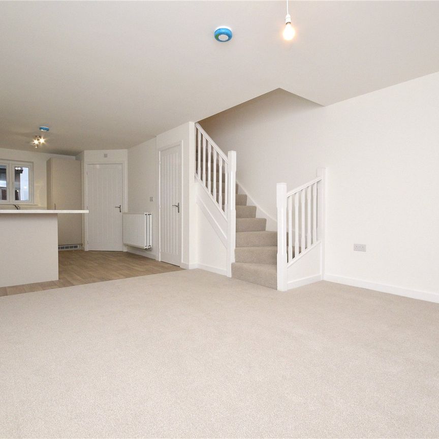 4, Saddleback Close, Churwell, Morley, Leeds, LS27 7NP - Photo 1