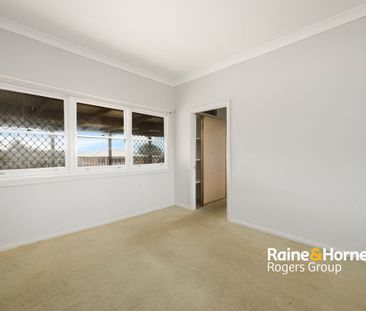 Practical Living in a Convenient Gorokan Location - Photo 2