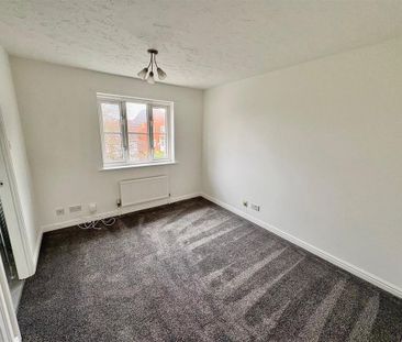 3 bedroom end of terrace house to rent - Photo 4