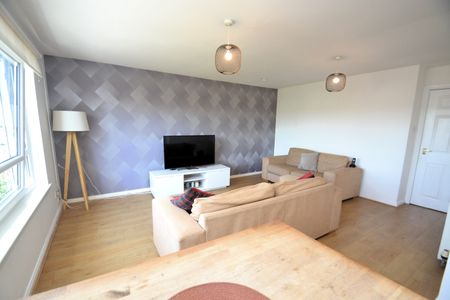 2 bed flat to rent in Hillington Road South, Glasgow, G52 - Photo 4