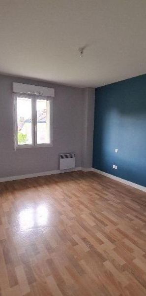 Au rez-de-chaussée d'un petit immeuble situé dans le bourg de SAINT-MARC-LE-BLANC, un apparteme... - Photo 1