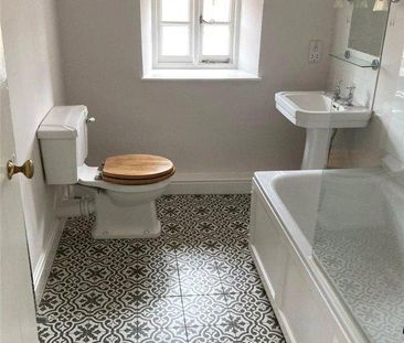 3 bedroom semi-detached house to rent - Photo 5