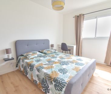 Location Appartement 5 pièces 90m² LE TAMPON 97430 - Photo 5