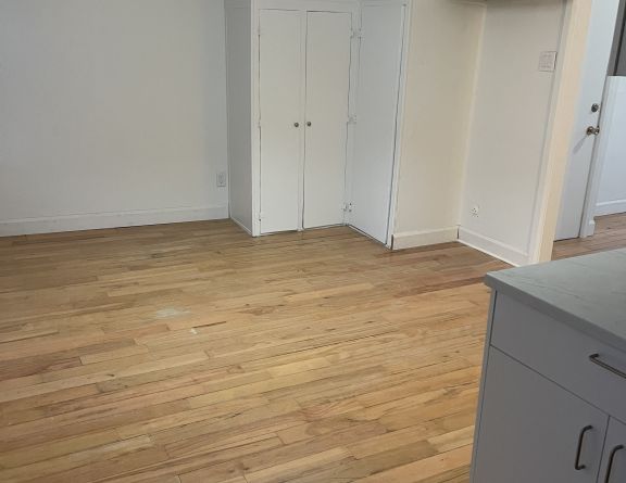 3 1/2 à Louer 611 Rue Victoria App 2 - Photo 1