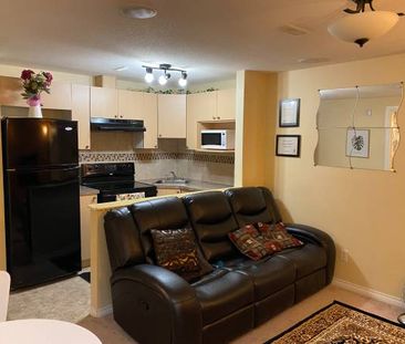 Professionally Furnished Basement Suite Near Airport - Photo 2