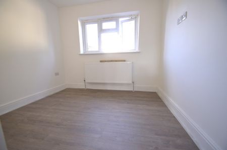 1 bedroom Property to rent - Photo 2