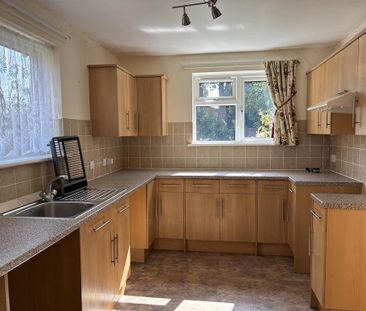 4 bedroom detached house to rent - Photo 1