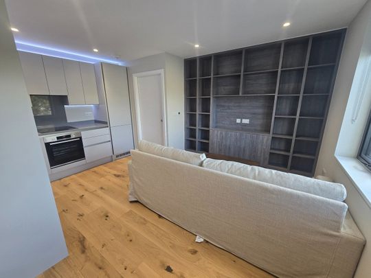 1 Bed Flat, East Sheen, SW14 - Photo 1