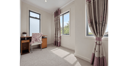Fully Furnished Townhouse Offering Comfort and Convenience in Glenroy - Photo 3