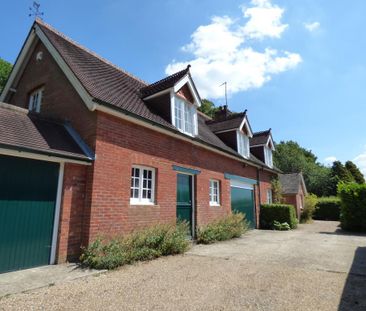 2 bedroom coach house to rent - Photo 5