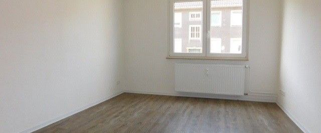 Umfangreich renoviert und bezugsfertige 3-Zimmerwohnung... incl. Gebäudemodernisierung!!! - Photo 1