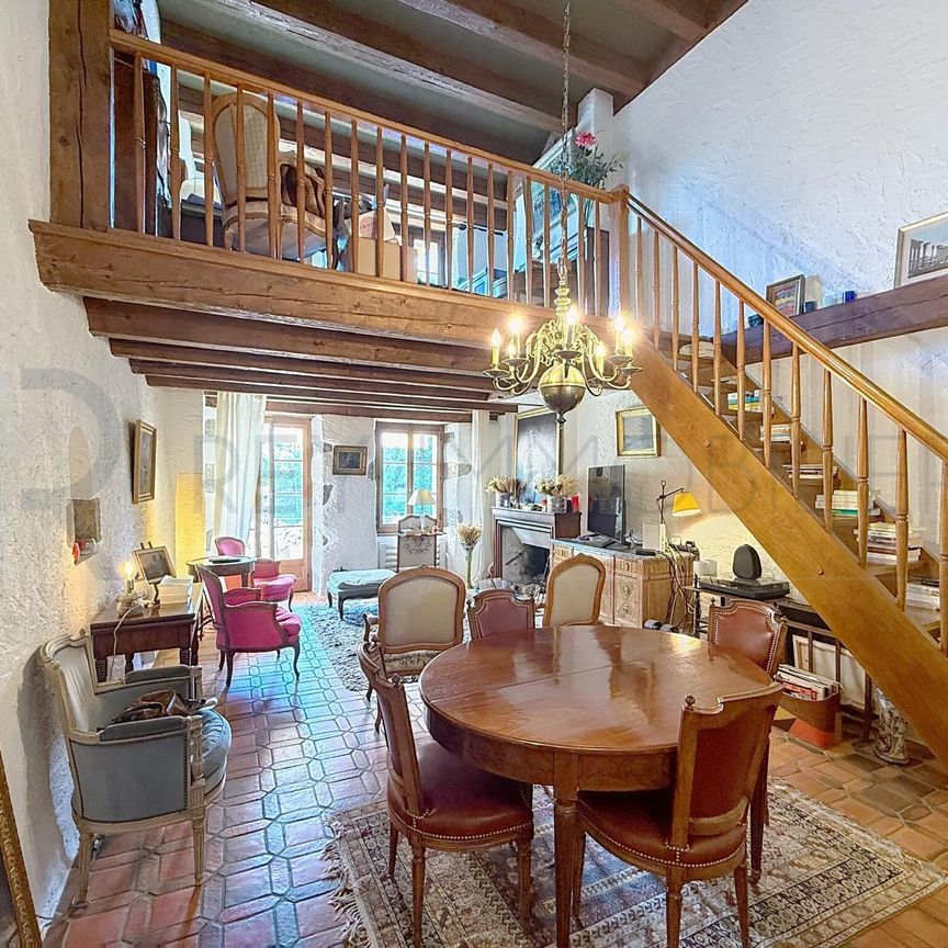 Typical Vaudois village house - Photo 1