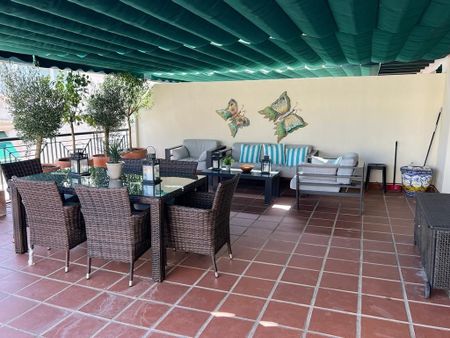 2 bedroom luxury Apartment for rent in Nueva Andalucia, Andalusia - Photo 5