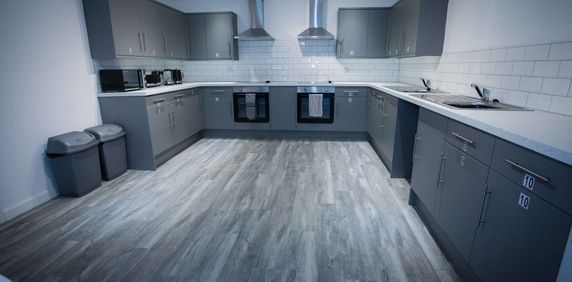 -19 Glebe Street Room 8 - Photo 2