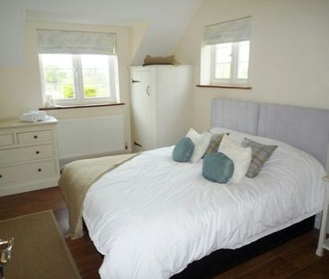 Flat to rent on - Photo 2