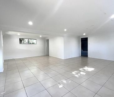 Family home in great location - Photo 2