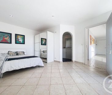 Location Maison 6 pièces 200m² ST LAURENT DU VAR 06700 - Photo 5