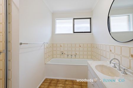 Charming Rosebud Home with Lawn Care Included - Photo 4