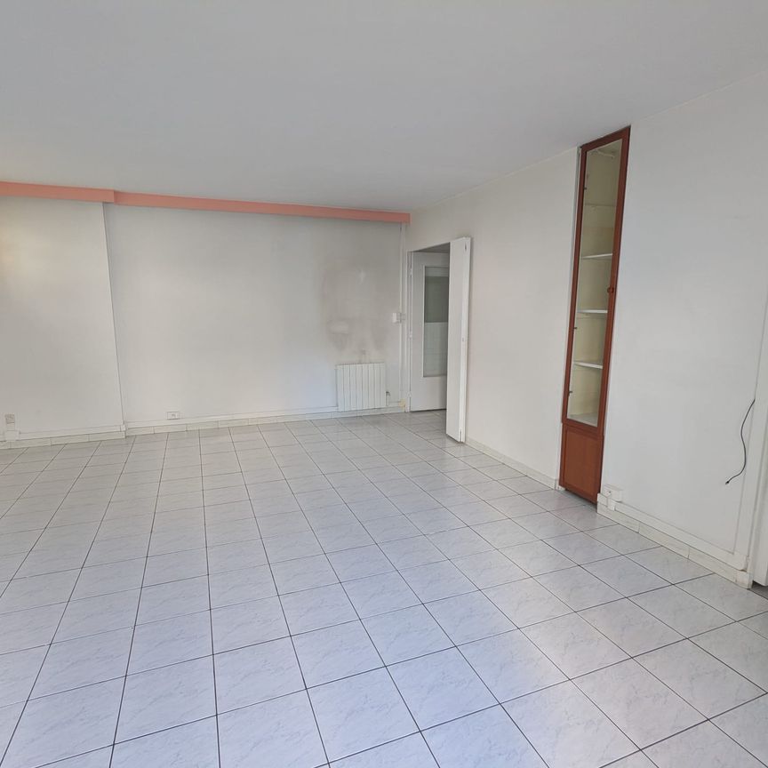 Location Appartement 2 pièces 54m² BEAUCHAMP 95250 - Photo 1