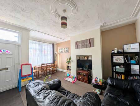 2 bedroom terraced house to rent - Photo 4