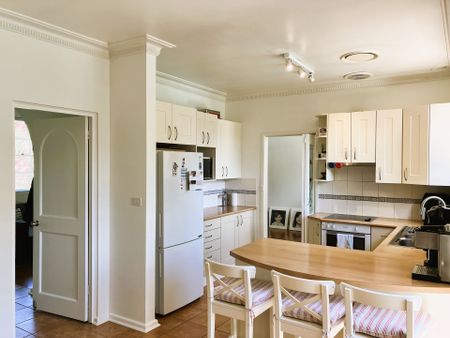 Delightful Family Home in Desirable South Turramurra Location! - Photo 3