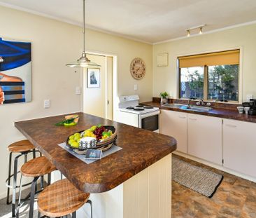 Standalone 2-bedroom home in Opaheke - Photo 2