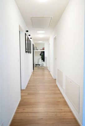 GROSSZÜGIG UND STILVOLL MIT OFFENER KÜCHE - Foto 1